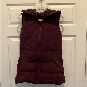 Lululemon Women's Burgundy Hooded Puffer Vest 8